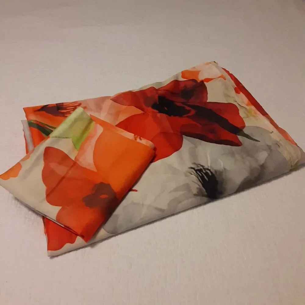Vivre Duvet & Euro Sham Vibrant Poppies 2pc note